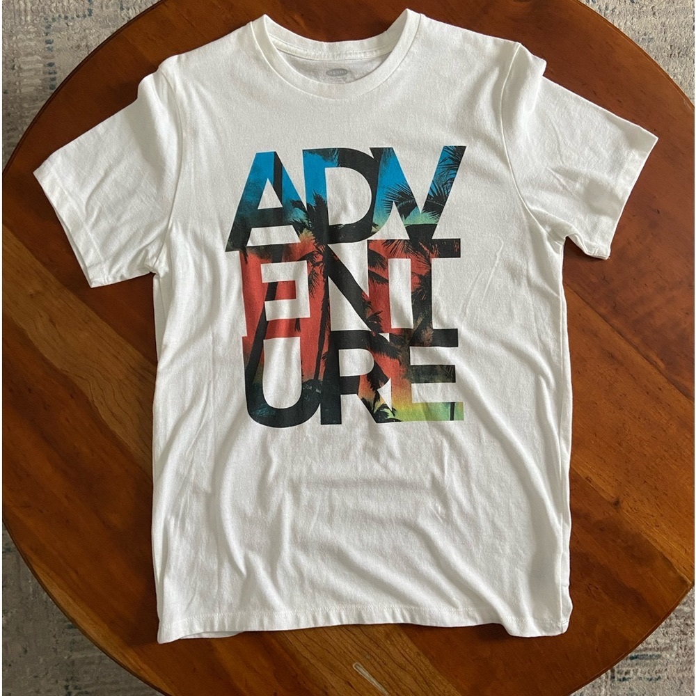 4/$15 Old Navy Adventure Graphic T-shirt Size Small